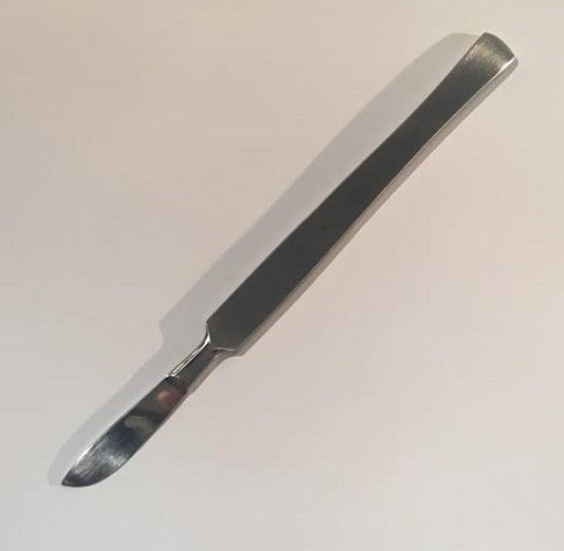 Scalpel with blade (35mm pointed blade with plain handle)